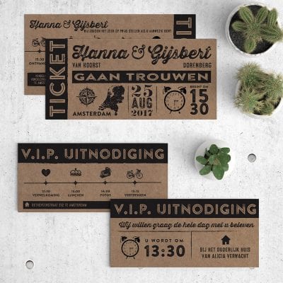 Deze trouwkaart Ticket op kraftpapier heeft ook een leuk bijpassend inlegvel, een VIP kaartje. Afbeelding toont gehele set.