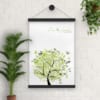 Poster Boom van Geluk is een groot formaat variant met de vrolijke, frisse groene boom van trouwkaart. Moderne vormgeving.