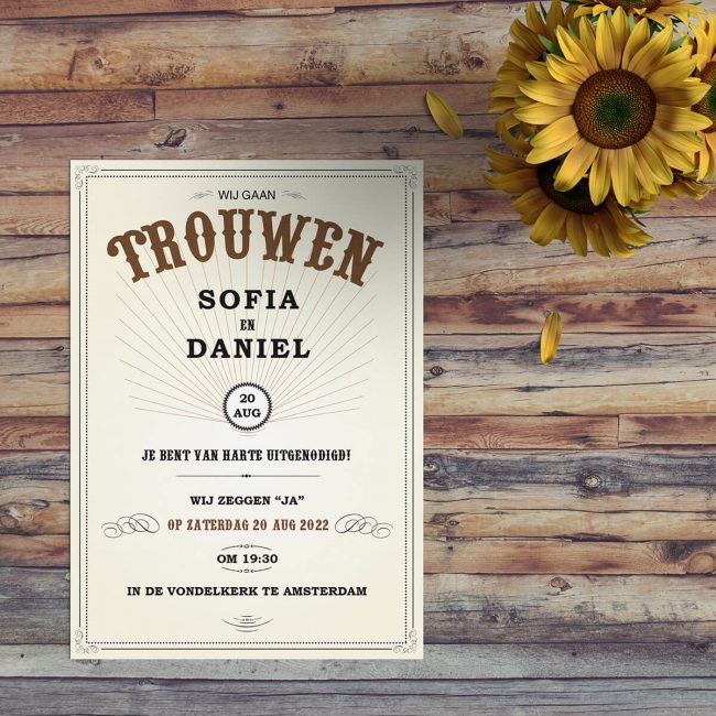 Trouwkaart Western & Vintage is een eenvoudig ontwerp met dat bijzondere western gevoel, opgeroepen door onder meer het mooie lettertype. Voorkant van de trouwkaart.