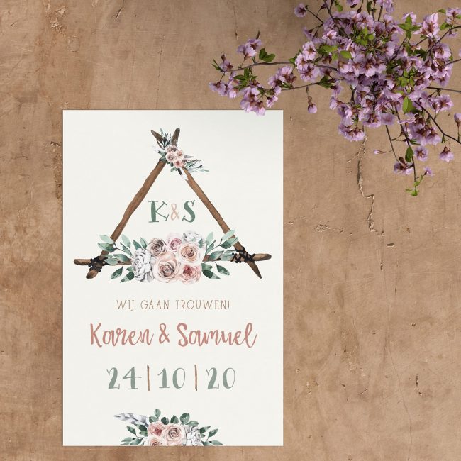 Trouwkaart Boho heeft die speciale, bohemian sfeer: mooie, handgeschilderde illustraties van sierlijke rozen, blaadjes en takken en een bijzonder font.