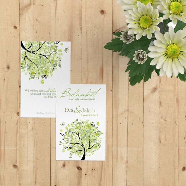 Bedankje Boom van Geluk is een klein kaartje met een vrolijke, groene boom. Te gebruiken voor bij een bedankje op de bruiloft.