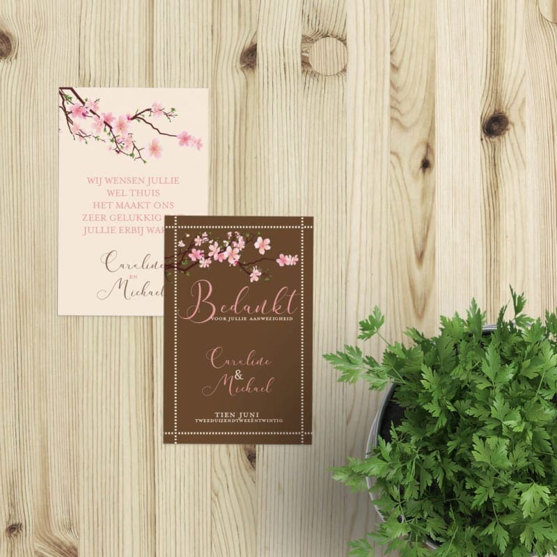 Bedankje Kersenbloesem gebruikt prachtige roze bloemen om het kaartje op te fleuren. Gebruik bij een bedankje op de bruiloft.